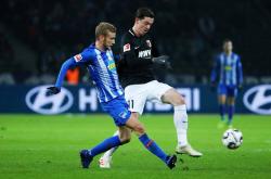 包含柏林赫塔击败对手，赛季逐渐回暖的词条