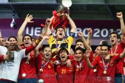 西班牙选手在网球赛场取得胜利