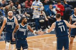 独行侠逆转奇才，夺得连胜