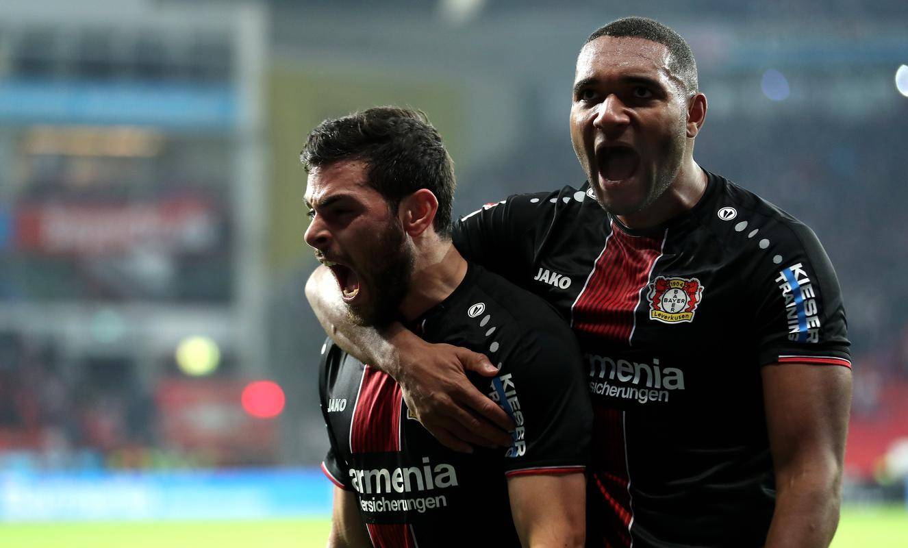 史图加特球队遭遇不敌，防线漏洞明显