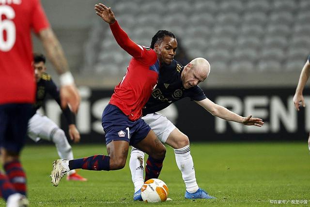 史图加特球队遭遇不敌，防线漏洞明显