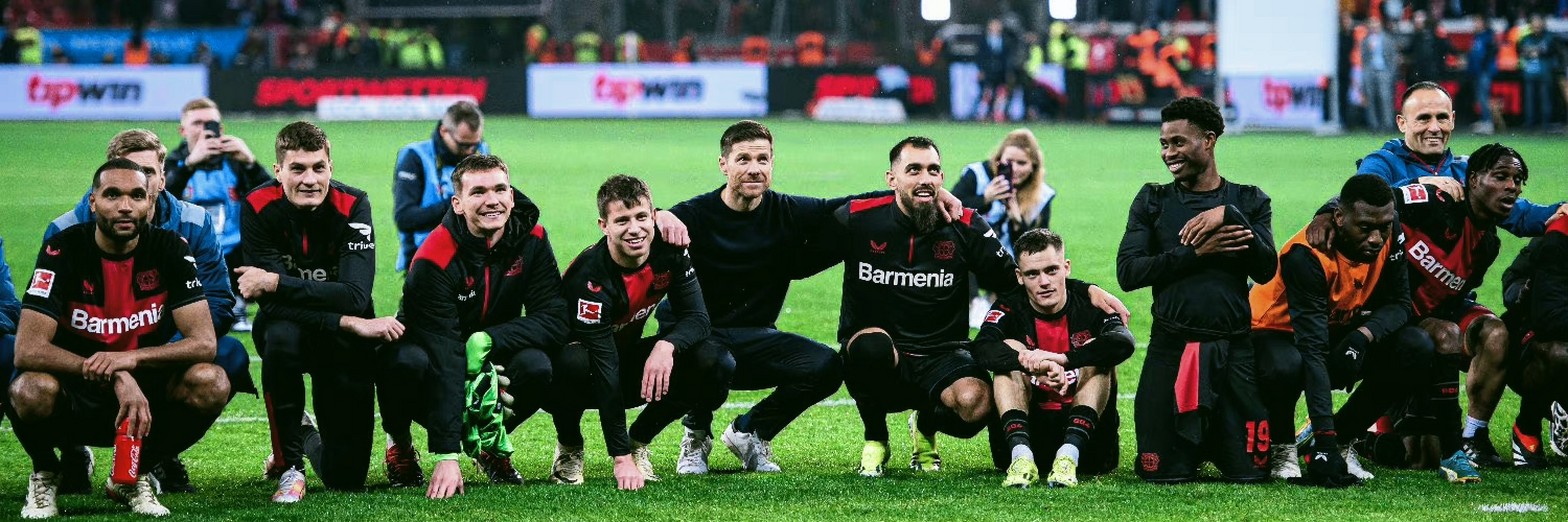 包含勒沃库森战平对手，保持不败走势的词条