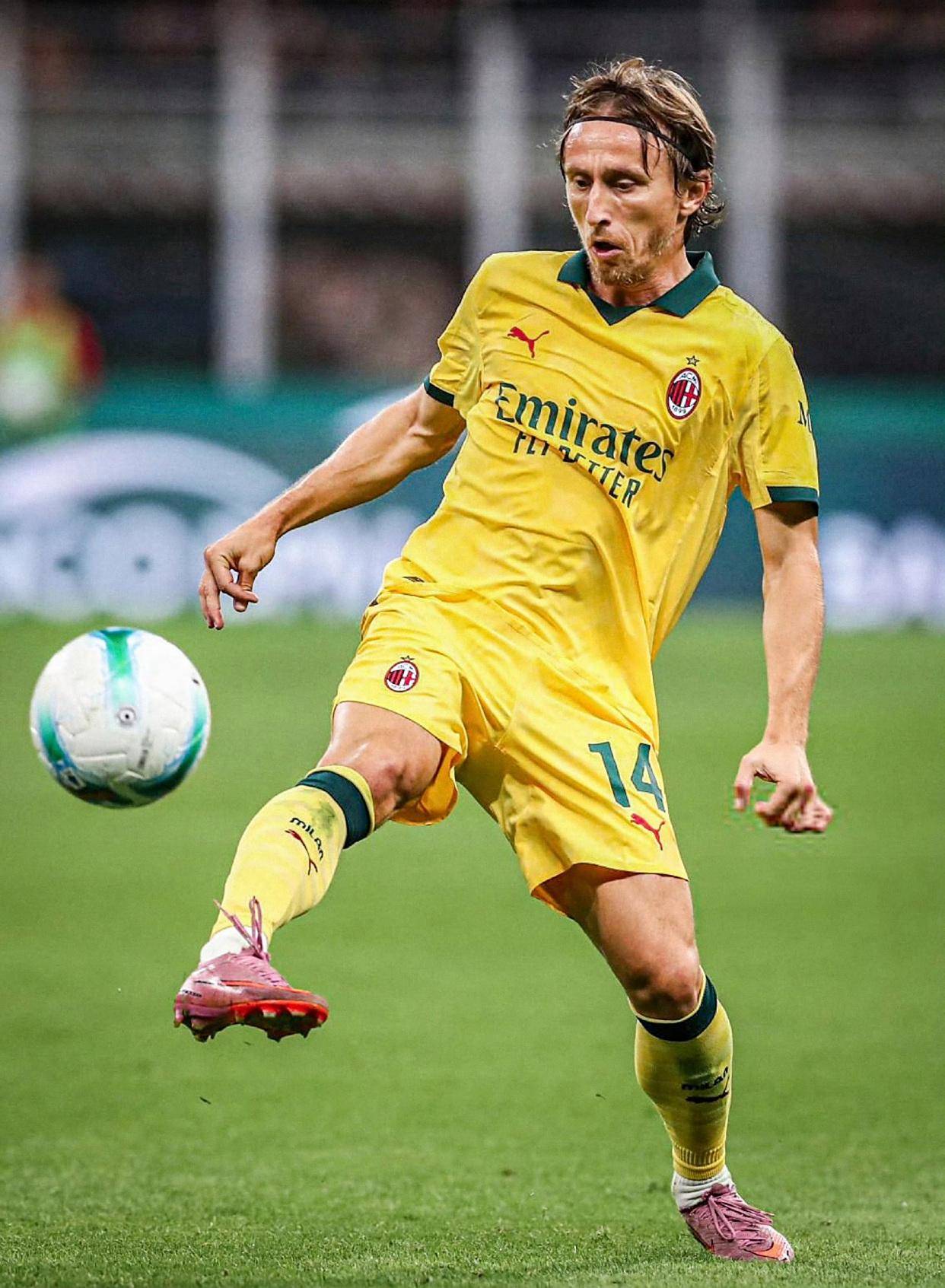 包含AC米兰一球小胜对手，继续领跑积分榜的词条