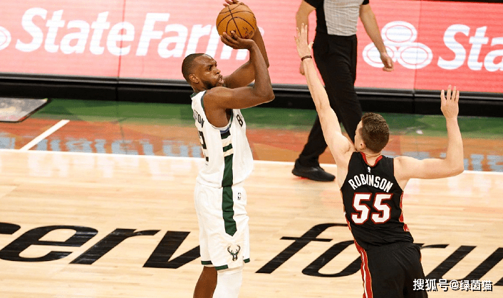 关于雄鹿前锋个人纪录迎来破点，比赛表现无可挑剔的信息